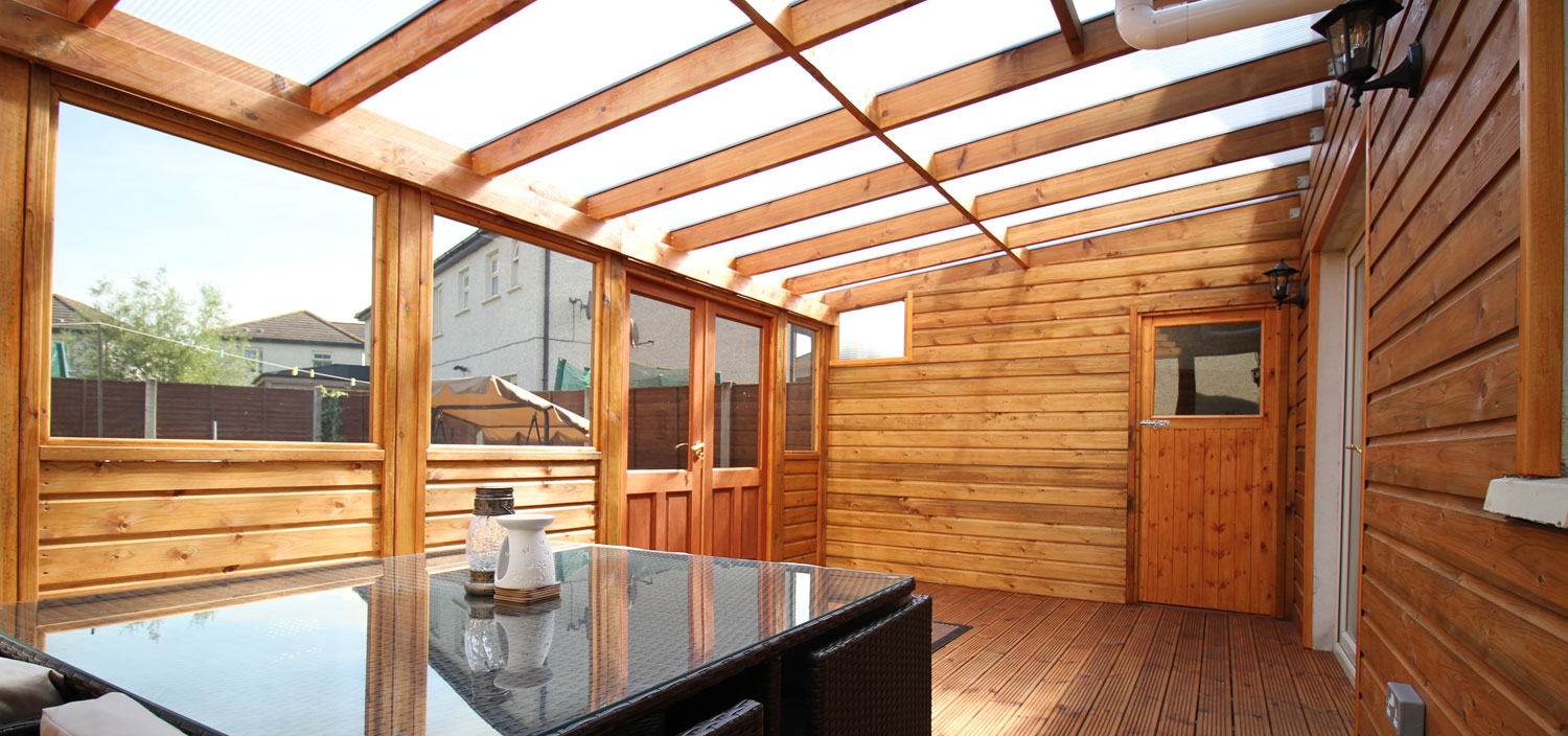 Spacious Timberframe Garden Room 1